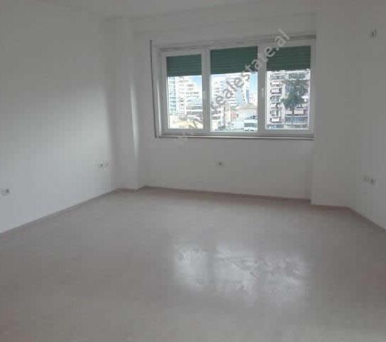 Apartment for rent in Dibres Street in Tirana, Albania (TRR-114-51b)