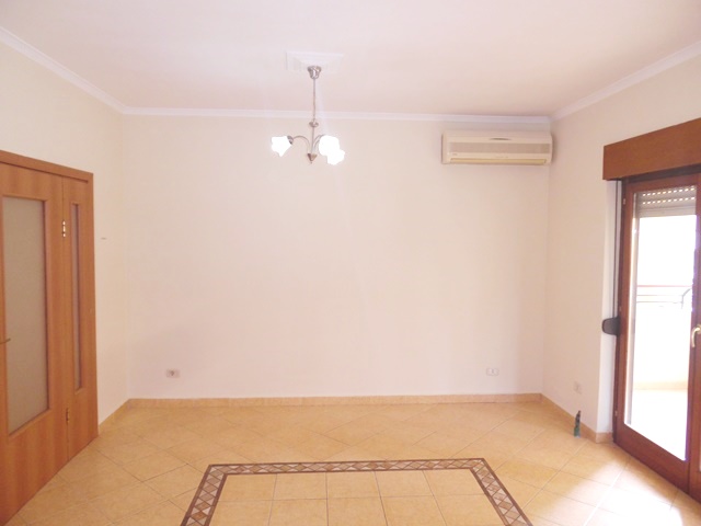 Three bedroom apartment for sale near Skenderbeg square in Tirana, Albania (TRS-919-15T)