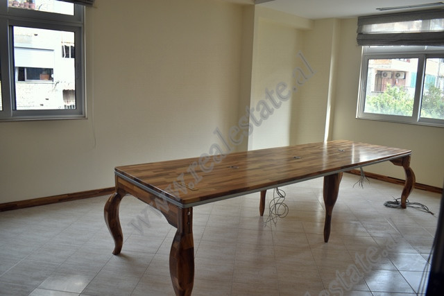 Office space for rent near Mine Peza street in Tirana, Albania