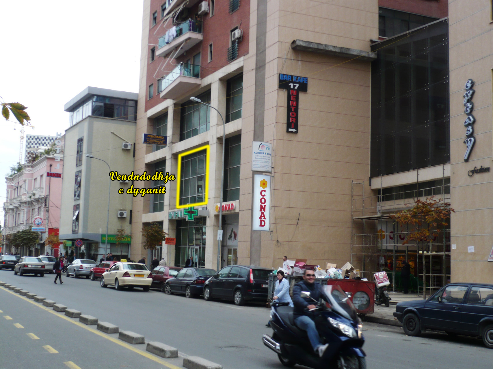Dyqan me QERA ne Tirane prane gjimnazit Sami Frasheri, 60m2 (TRR-1001)