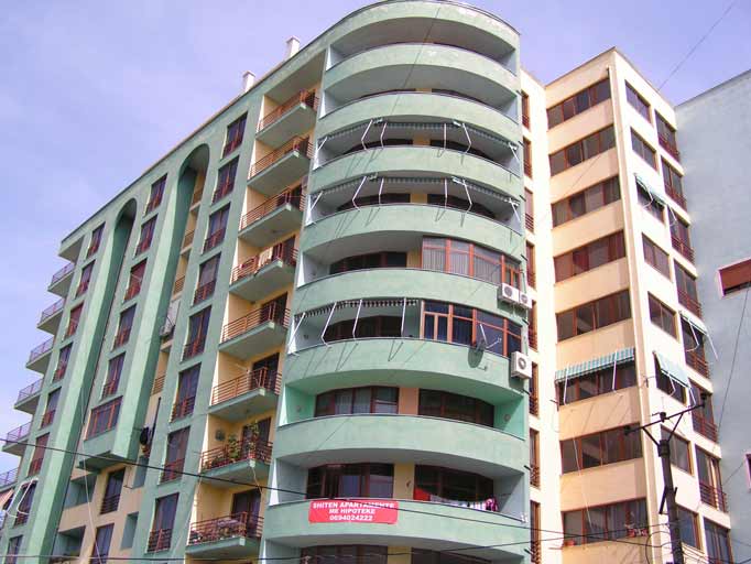 Per SHITJE kemi 13 apartamente te madhesive te ndryshme ne Plazhin e Durresit, duke filluar nga 18,000€ ose 400€/m2 (DRS-1006)