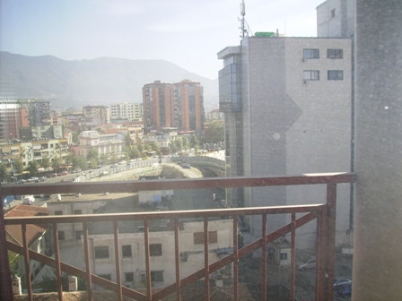 Apartament me qera ne qender te Tiranes,  (TRR-101-3)