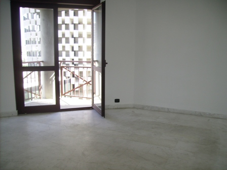 Apartament ose zyre me qera ne qender te Tiranes,  (TRR-101-1)