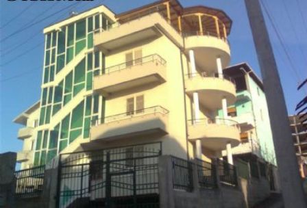 Vile me qera ne rrugen '3 Vellezerit Kondi', afer residences amerikane ne Tirane, (TRR-101-58)