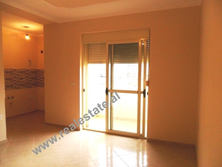 Apartament 1+1 ne shitje ne zonen e Xhamllikut ne Tirane(TRS-313-6)