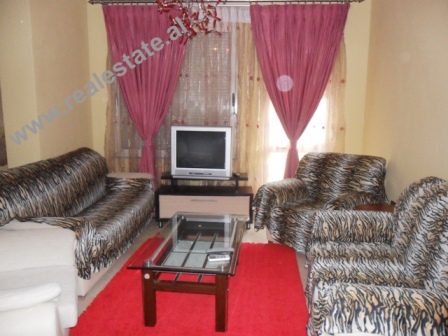 Apartament 2+1 ne shitje te Komuna e Parisit ne Tirane (TRS-813-26)