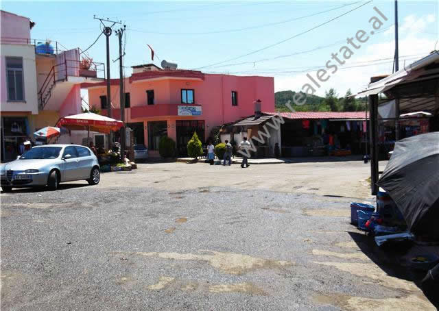 Bar-Restorant per shitje ne qytetin e Rreshenit, Mirdite, (RRS-913-1)