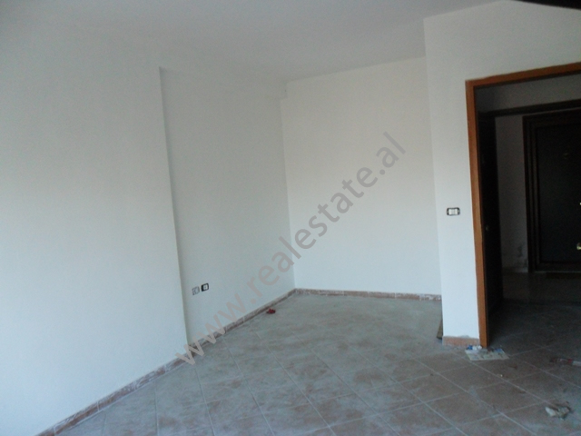 Apartament 1+1 per shitje ne rrugen Jordan Misja ne Tirane , (TRS-1213-12b)