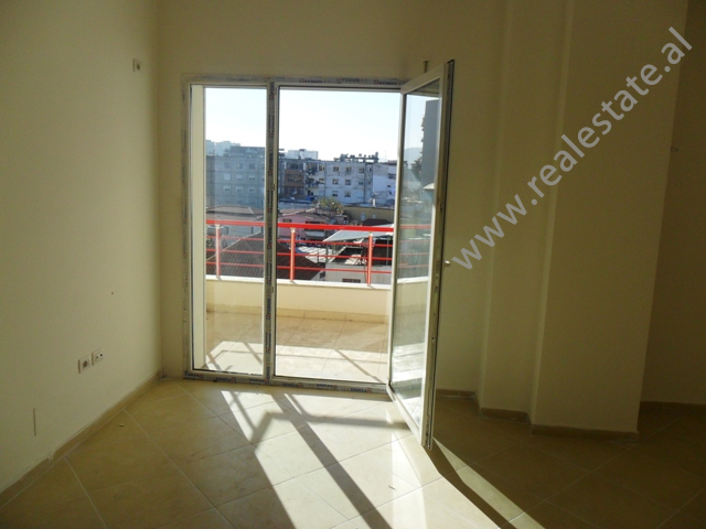 Apartament 1+1 per shitje ne rrugen Jordan Misja ne Tirane , (TRS-1213-26b)