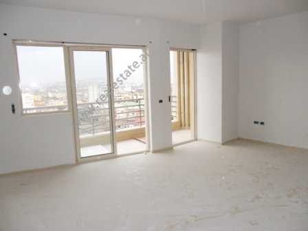 Apartament 2+1 per shitje prane shkolles Harry Fultz ne Tirane , (TRS-114-36b)