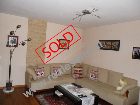 Apartament 2 + 1 ne shitje prane liqenit artificial ne Tirane