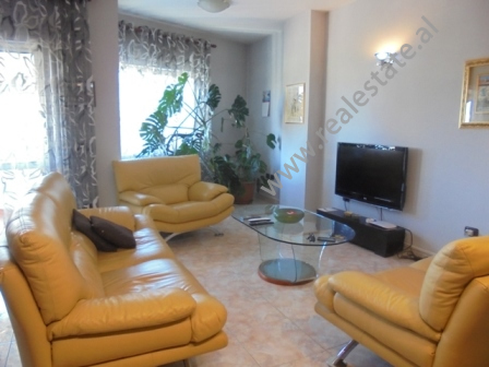 Apartament 3+1 me qera ne rrugen Ibrahim Rugova ne Tirane (TRR-1014-50j)