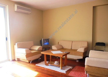 Apartament 1+1 ne shitje perballe Maternitetit te ri Koco Glozheni ne Tirane (TRS-315-26m)