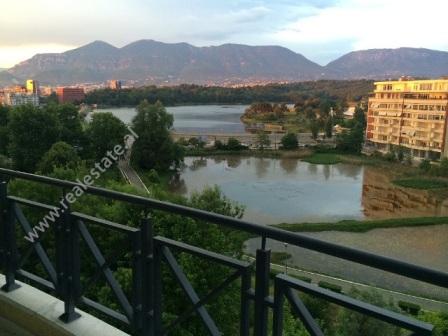 Apartament 2+1 me qera tek Liqeni Artificial ne Tirane (TRR-315-23m)