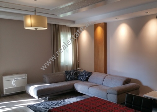 Apartament 3+1 per shitje ne zonen e Bllokut ne Tirane , (TRS-615-43a)