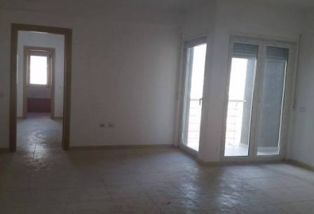Apartament 2+1 me qera ne Don Bosko, e pershtatshme per zyra , Tirane  (TRR-615-47a)