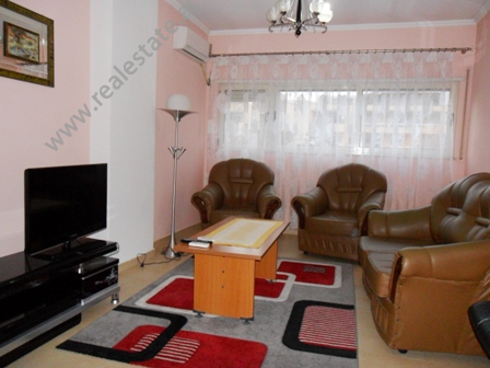 Apartament 3 + 1 me qera prane zones se Don Boskos ne Tirane (TRR-1015-33b)