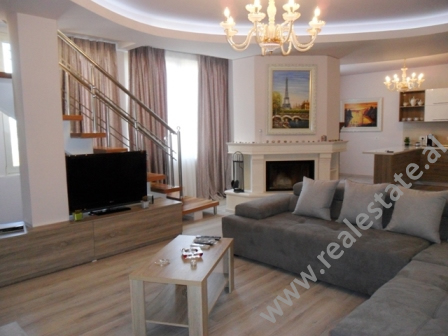 Apartament dupleks modern me qera prane qendres se Tiranes (TRR-1115-29b)