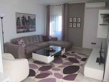 Apartament 2+1 per shitje afer Shkolles se Bashkuar ne Tirane , (TRS-1115-64a)