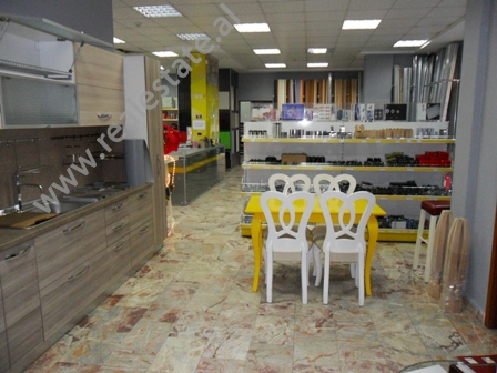 Dyqan me qera prane rruges Mine Peza ne Tirane (TRR-1215-27b)