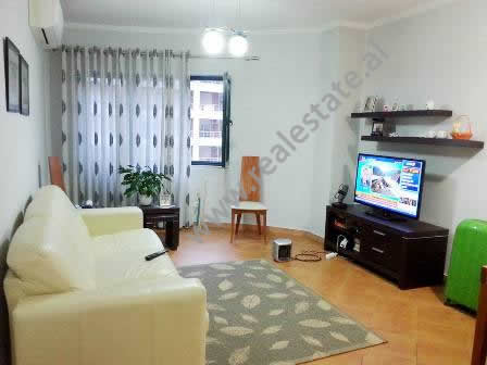 Apartament 1+ 1 per zyre me qera ne rrugen Reshit Petrela ne Tirane (TRR-116-13b)