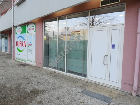 Dyqan per shitje prane rruges Frosina Plaku ne Tirane (TRS-116-21b)