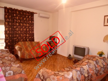 Apartament 2+1 per shitje ne zonen e Yzberishtit ne Tirane (TRR-1215-33K)