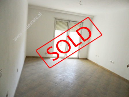 Apartament 2 + 1 per shitje ne rrugen e Elbasanit ne Tirane (TRS-1114-5b)