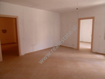 Apartament 2+1 per shitje prane Liqenit te Thate ne Tirane (TRS-916-43K)