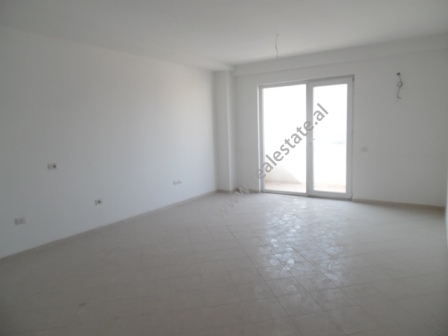 Apartament 1+1 per shitje ne zonen e Ali Demit ne Tirane (TRS-1016-14K)