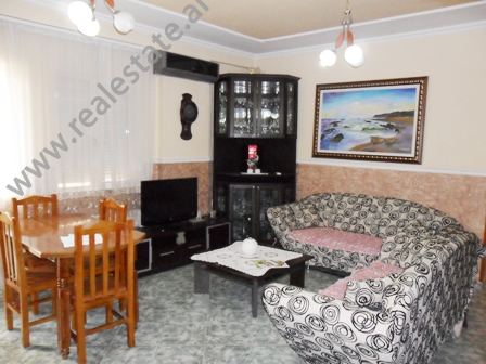 Apartament 3 + 1 me qera prane rruges se Elbasanit ne Tirane (TRR-816-4b)