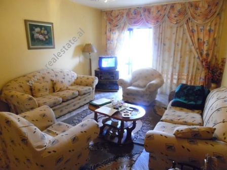 Apartament 2+1 per shitje tek pallati me Shigjeta ne Tirane (TRS-417-6K)