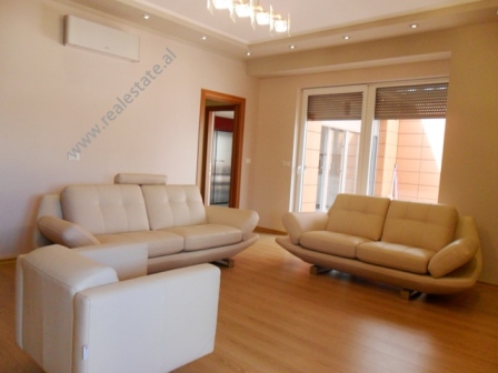 Apartament modern 3 + 1 per shitje ne rrugen e Bogdaneve ne Tirane (TRS-515-45a)