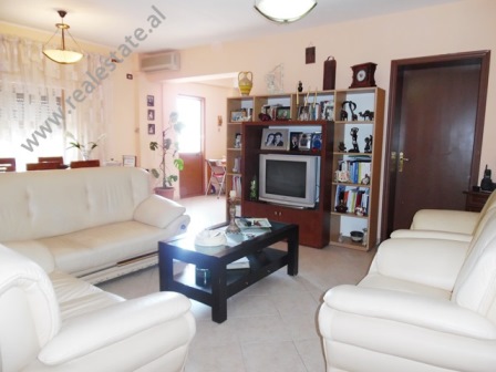 Apartament 2+1 per shitje prane rruges Bardhyl ne Tirane (TRS-717-39L)