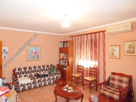 Apartament 2+1 per shitje prane rrugen Fortuzi ne Tirane (TRS-717-60K)