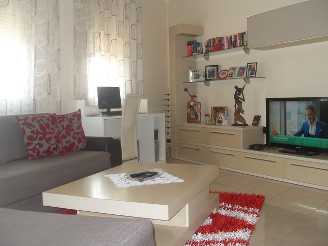 Apartament 2+1 per shitje ne qender te Elbasanit , (ELS-1117-1a)