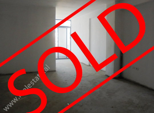 Apartament 1+1 per shitje ne zonen e Yzberishtit ne Tirane (TRS-115-14r)
