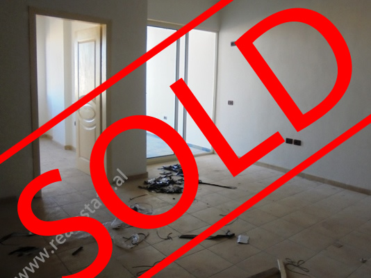Apartament 1+1 per shitje perballe KMY ,Yzberisht ne Tirane (TRS-115-13r)