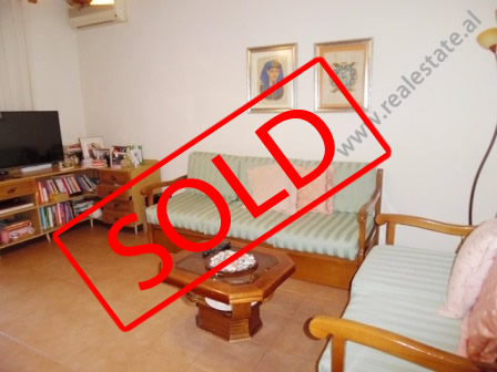 Apartament 1+1 per shitje ne afersi te rruges Muhamet Gjollesha ne Tirane (TRS-1017-31L)