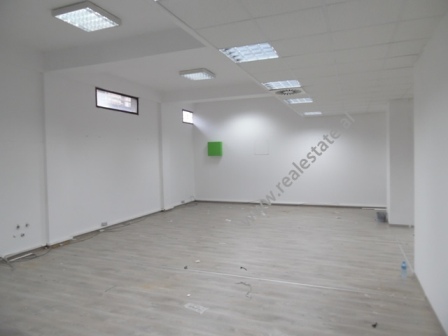 Ambient per zyre me qera ne Qender te Tiranes (TRR-1217-68R)