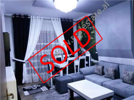 Apartament 2 + 1 per shitje ne zonen e Yzberishtit ne Tirane (TRS-1115-14b)