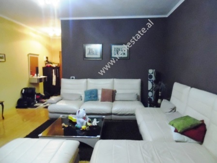 Apartament 3 + 1 per shitje prane bulevardit Zhan D Ark ne Tirane (TRS-916-20b)