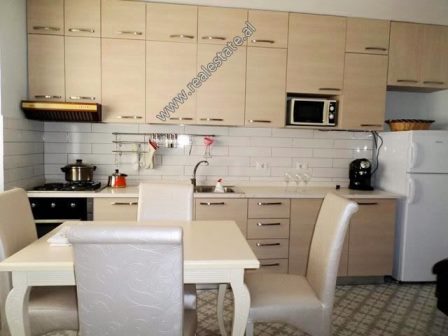 Apartament 3+1 per shitje prane rruges Bardhyl ne Tirane (TRS-418-7L)