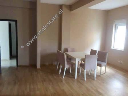 Apartament 3+1 me qera ne Rezidencen Touch of Sun ne Tirane (TRR-418-20L)