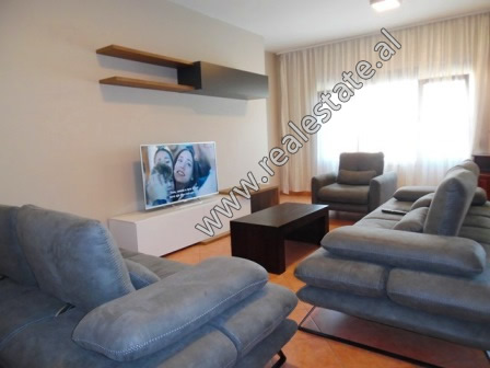 Apartament 2+1 me qera prane Kompleksit Dinamo ne Tirane (TRR-418-49L)
