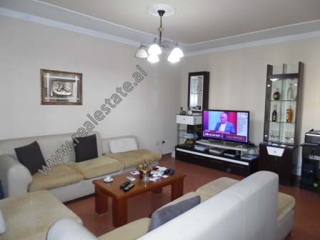 Apartament 2+1 ne shitje ne zonen e Don Boskos  ne Tirane (TRS-413-1E)