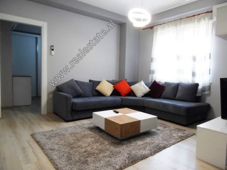 Dy apartamente 2+1 dhe 1+1 per shitje prane Qendres Kristal ne Tirane (TRS-918-30L)