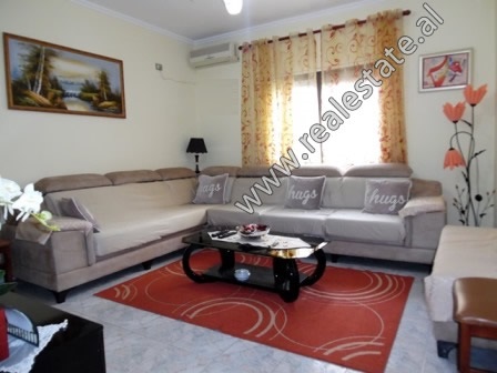 Apartament 2+1 per shitje prane Pallatit me Shigjeta ne Tirane (TRS-1118-30L)