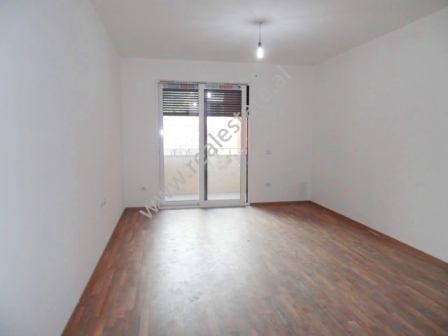 Apartament 2+1 per shitje prane rruges Myslym Shyri ne Tirane, (TRS-1118-48d)