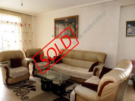 Apartament 2+1 per shitje ne zonen e Yzberishtit ne Tirane, (TRS-318-63d)